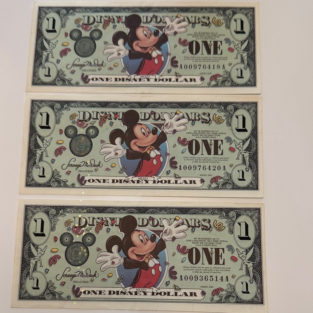 2000 A series Disney Dollars featuring Mickey Mouse on front